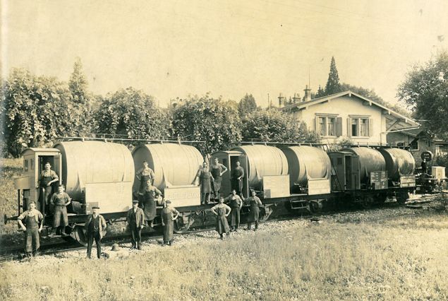 Firmeneigener Bahnanschluss mit Zisternenwagen